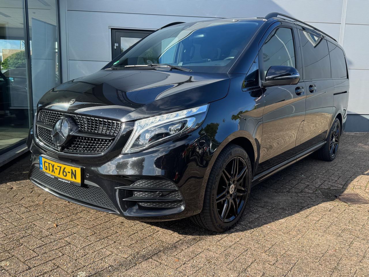 Mercedes-Benz V-klasse - 300D | 239PK | 4-MATIC | 9G-TRONIC | 7 PERS - AutoWereld.nl