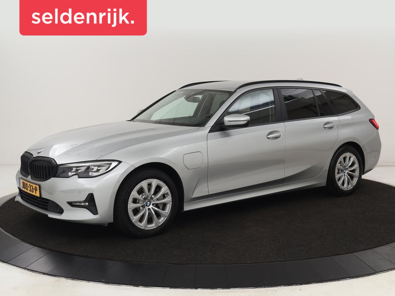 BMW 3-serie Touring - 330e | Keyless | Full LED | Carplay | Navigatie | Leder | Stoelverwarming | Camera | LMV 1 - AutoWereld.nl