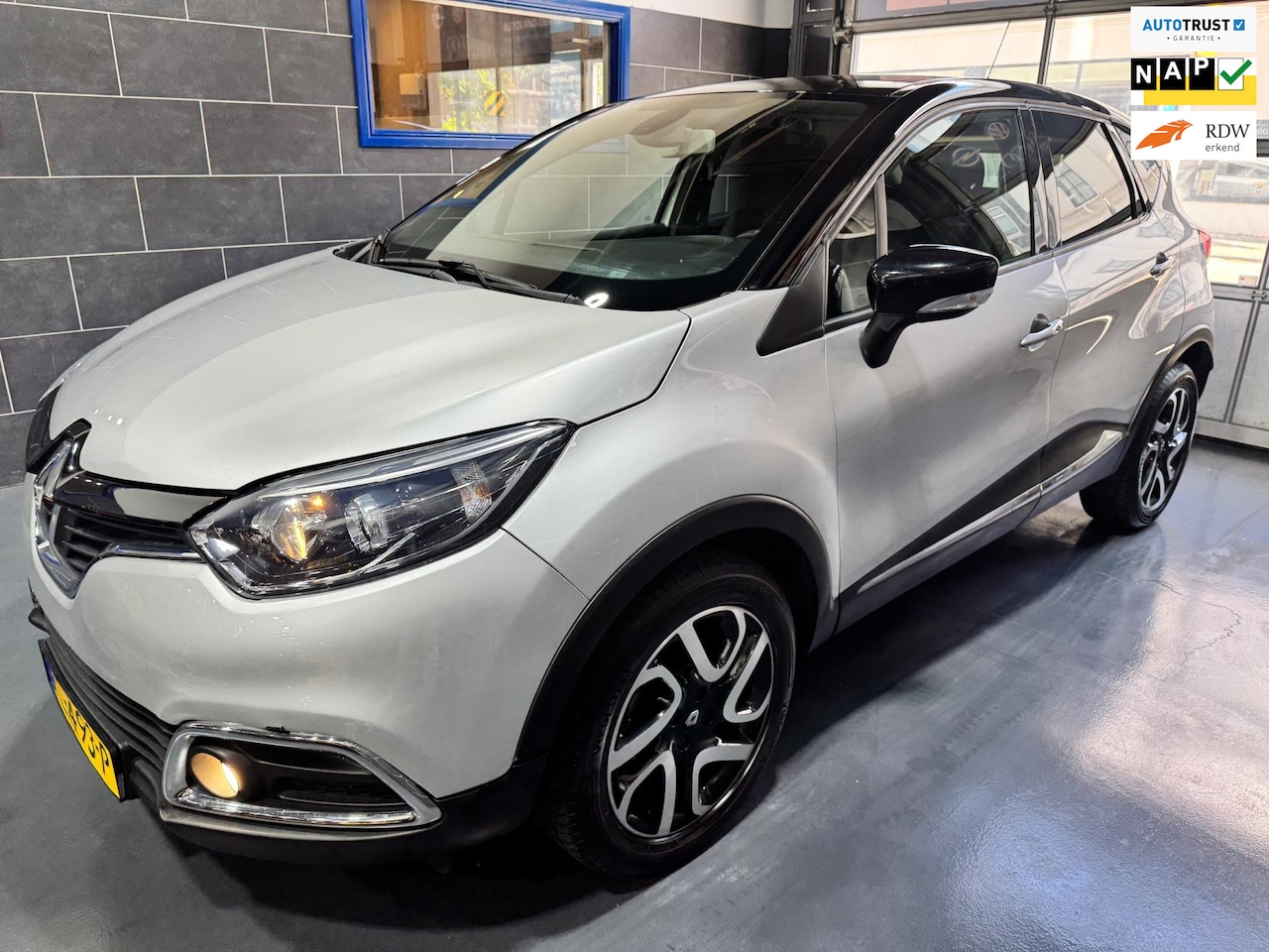 Renault Captur - 0.9 TCe - Navi - Parkeersensoren - Airco - AUX - Bleutooth - NAP - Nw. APK - AutoWereld.nl