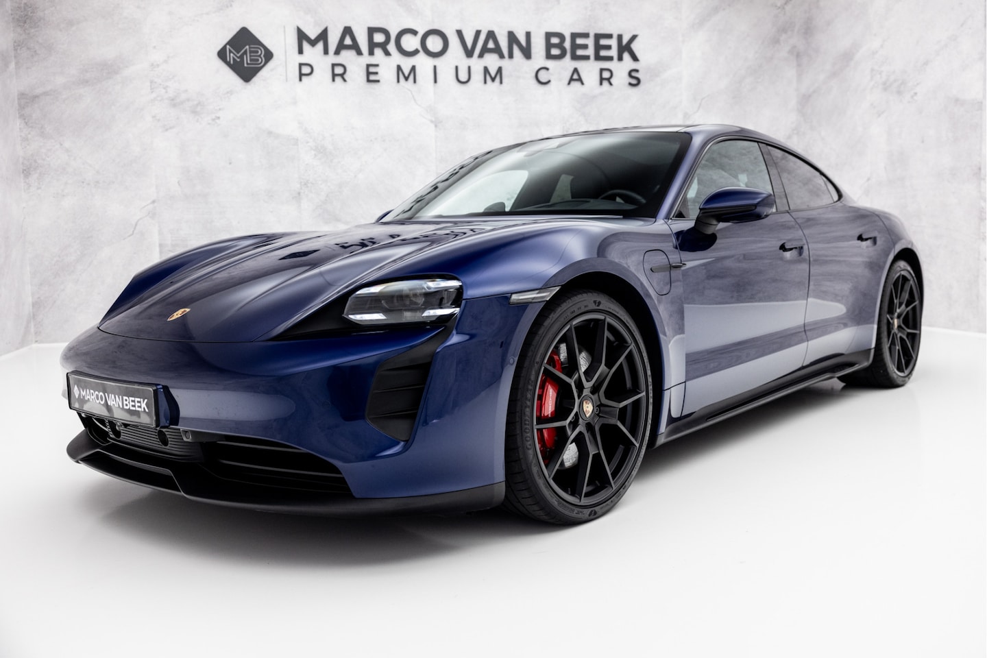 Porsche Taycan - GTS 93 kWh | 4W Sturing | InnoDrive | Carbon | Nachtzicht - AutoWereld.nl