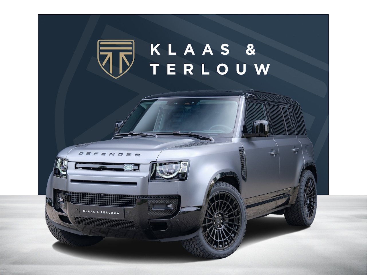 Land Rover Defender 110 - 2.0 P300e X-Dynamic HSE / Charcoal Metallic matt wrap / Urban velgen / Ebony leather / Uit - AutoWereld.nl