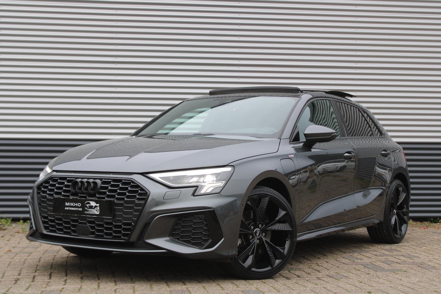 Audi A3 Sportback - 40 TFSI e 3x S-Line |Panoramadak | Elektrische kofferbak | Camera | Adaptive cruise | Lane - AutoWereld.nl