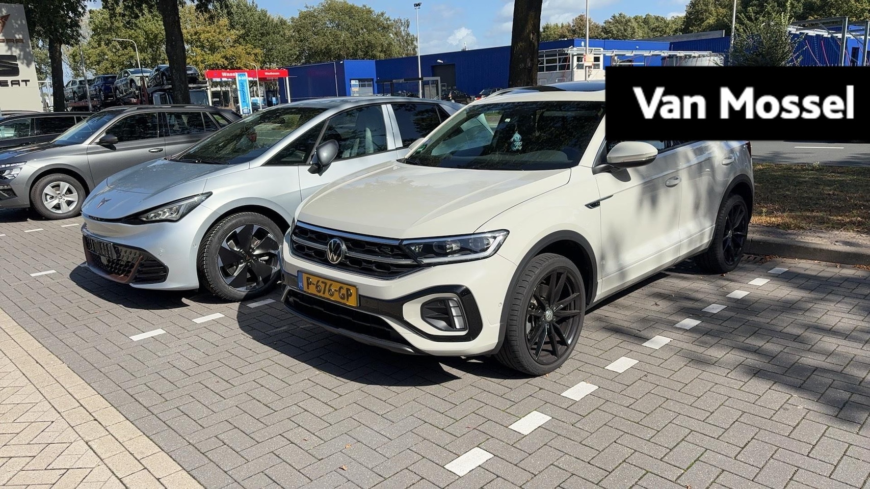 Volkswagen T-Roc - 1.5 TSI R-Line | 150 PK | Automaat | Black Style | Panorama Dak | Stoelverwarming | Climat - AutoWereld.nl