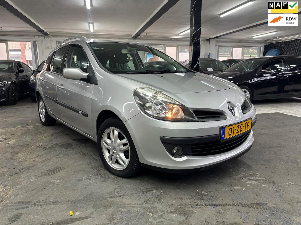Renault Clio Estate - 1.6 16V Automaat/Pano/airco Dynamique - AutoWereld.nl