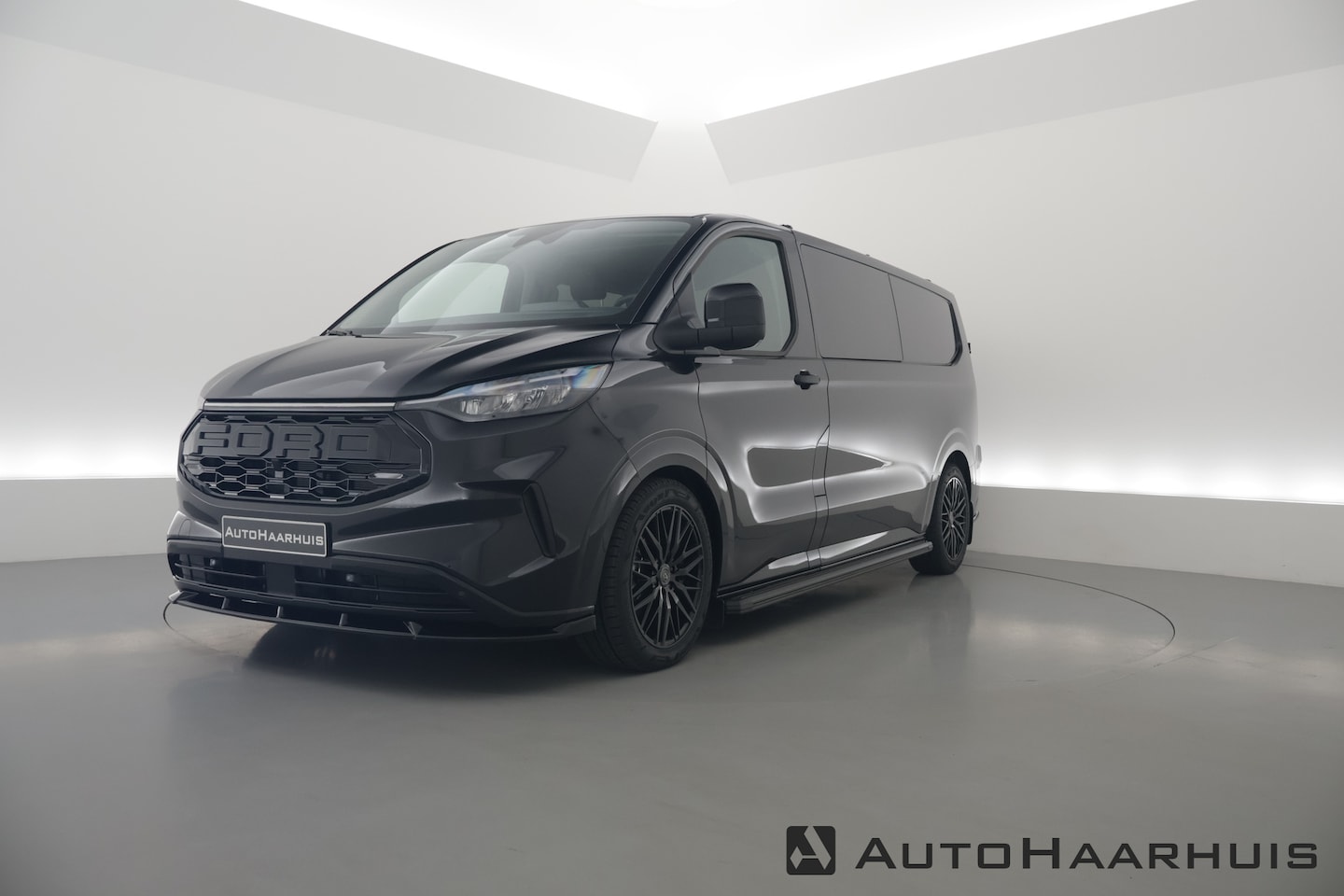 Ford Transit Custom - 320 2.0 TDCI L2H1 BLACK EDITION | Dubb.Cab. | Automaat | RAPTOR | Camera | Adapt. Cruise | - AutoWereld.nl