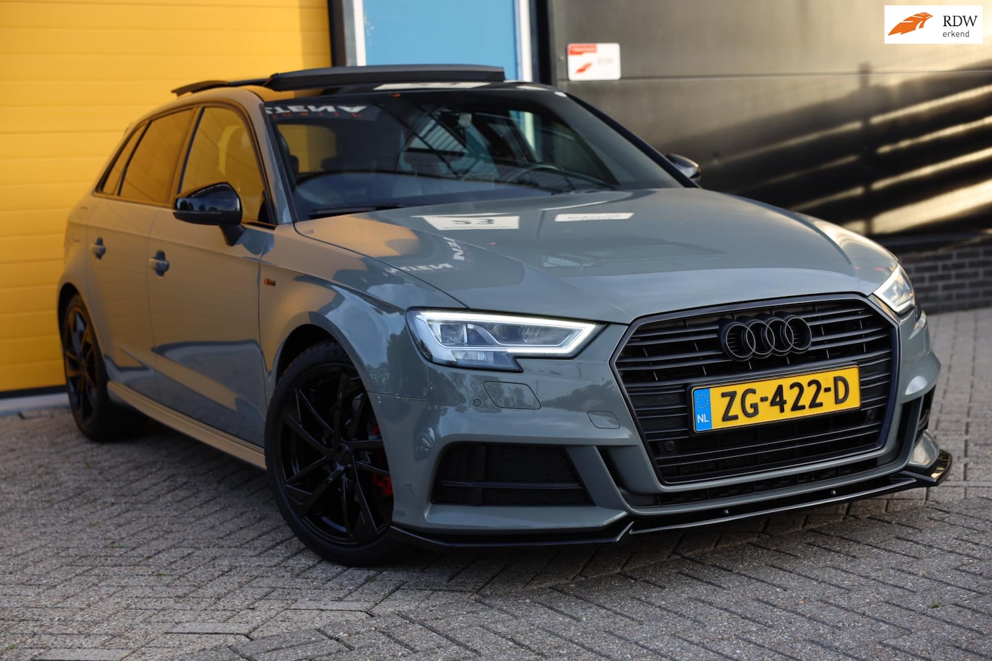 Audi A3 Sportback - 35 TFSI 3 x S Line / Aut / NAP / Navi / Leder / Virtual Cockpit / Open Panoramadak / Led / - AutoWereld.nl