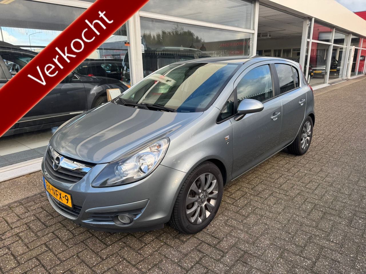 Opel Corsa - 1.2-16V '111' Edition | 1e eigenaar | Dealer onderhouden |  Automaat | Airco | Elekrische - AutoWereld.nl
