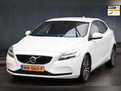 Volvo V40 - 2.0 D2 Nordic Navigatie/Parkeersensor v, a/Stoelverwarming/Trekhaak