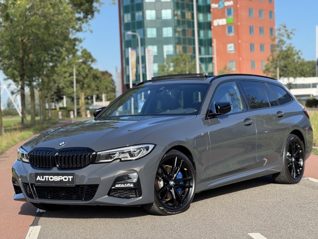 BMW 3-serie Touring - 330e M-Sport Dravit Pano Laser H&K HUD - AutoWereld.nl