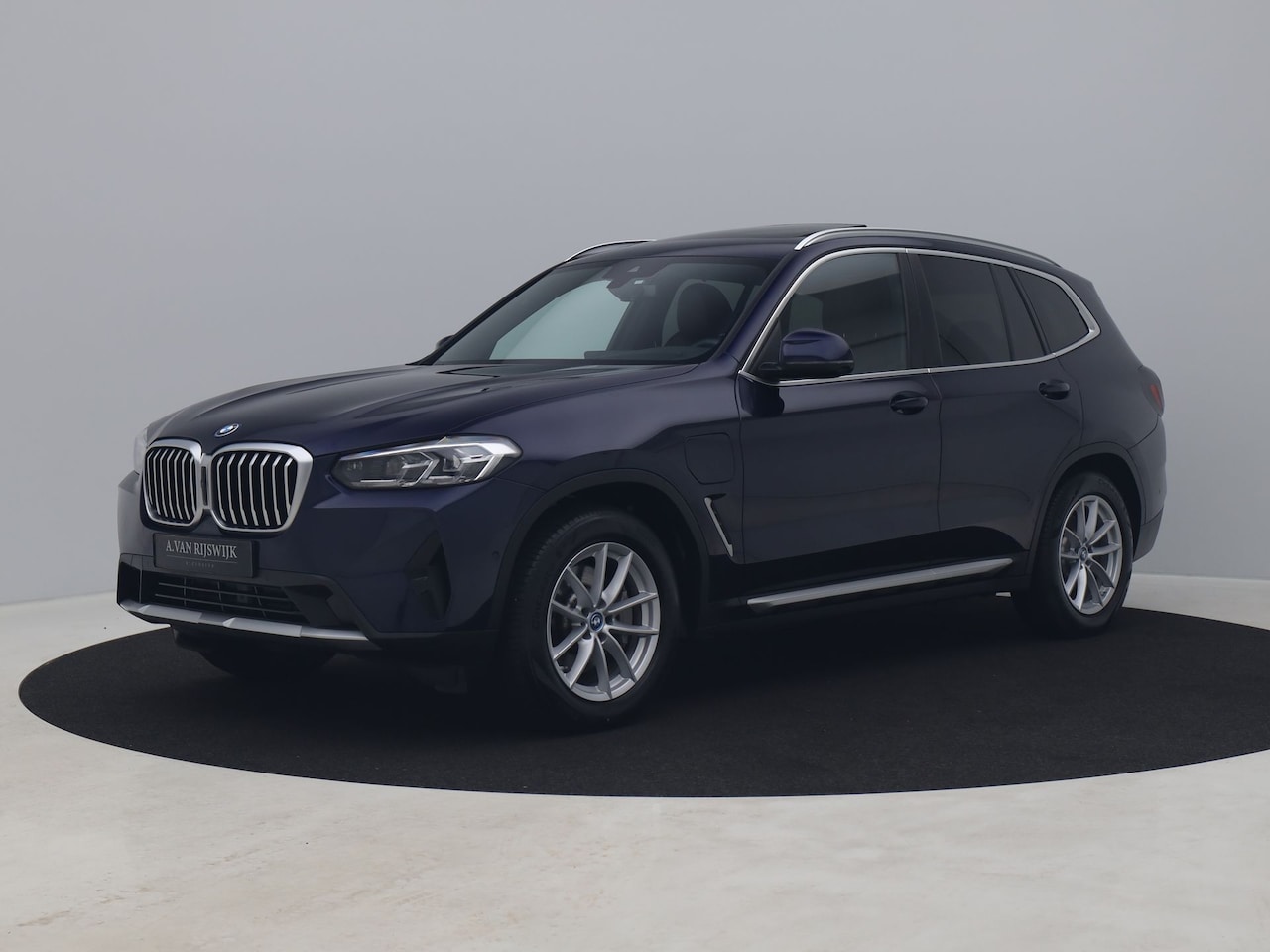 BMW X3 - xDrive30e Business Edition Plus | PANO | 360° | HUD | STOEL- EN STUURVERW. | TREKHAAK - AutoWereld.nl