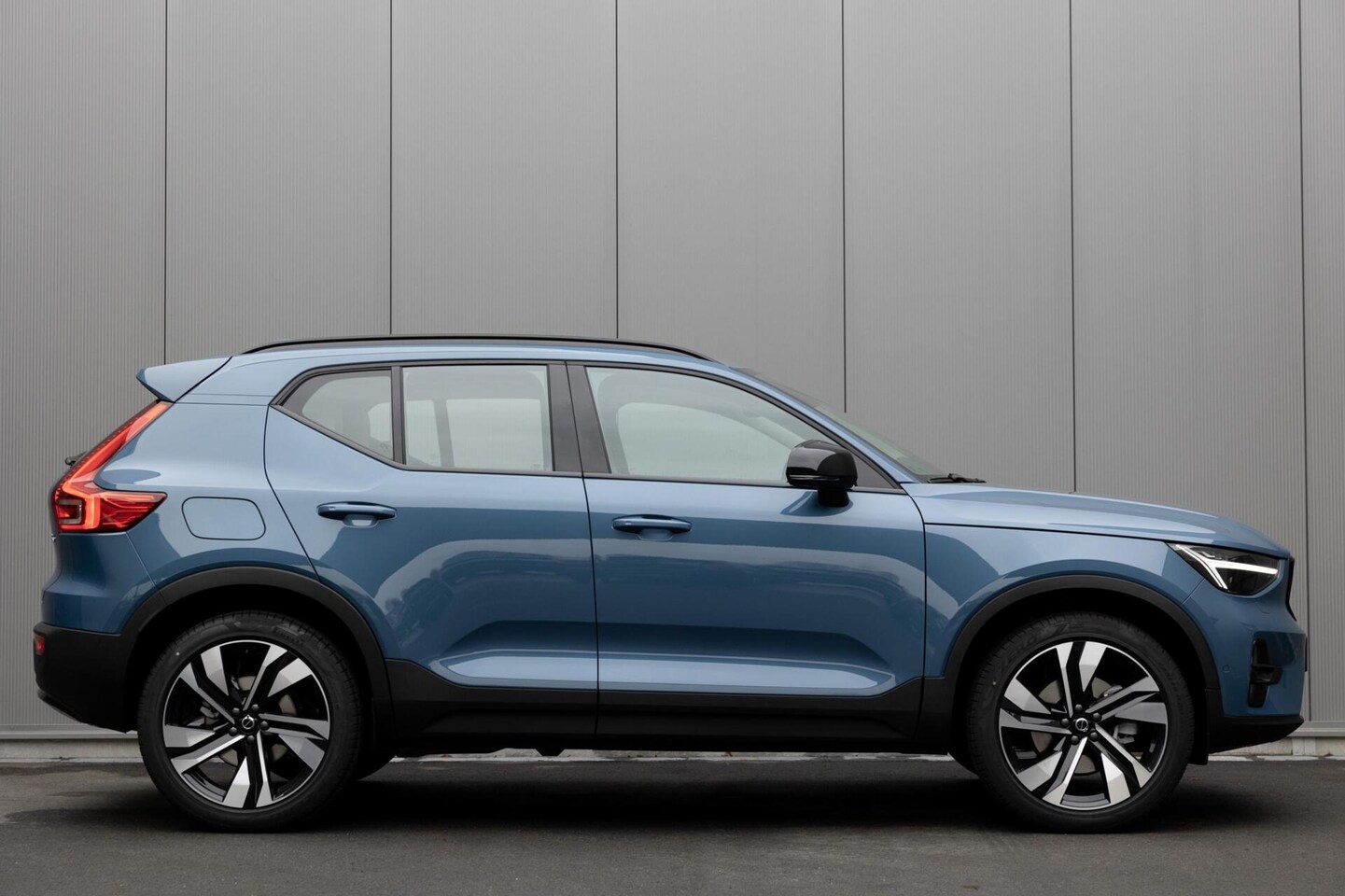 Volvo XC40 - B4 MY2026 SAMENSTELLEN EXTRA VOORDEEL - AutoWereld.nl