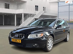 Volvo V70 - 1.6 T4 Limited NAVI PSENSOR LEDER CRUISE TREKHAAK 2 X SLEUTELS
