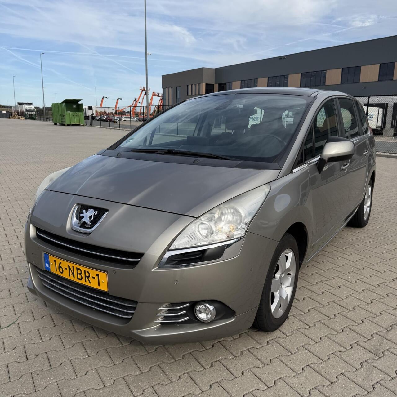 Peugeot 5008 - 1.6 | Airco | Trekhaak | NW APK ! - AutoWereld.nl
