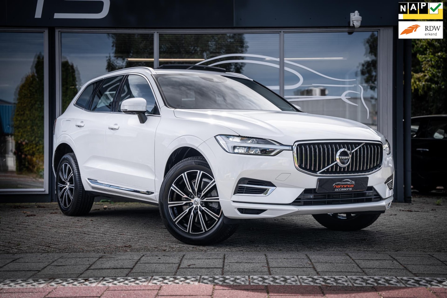 Volvo XC60 - 2.0 T8 Twin Engine AWD Inscription|Polestar 405 pk|Trekhaak|Schuif/kantel|HUD|ACC|Luchtver - AutoWereld.nl