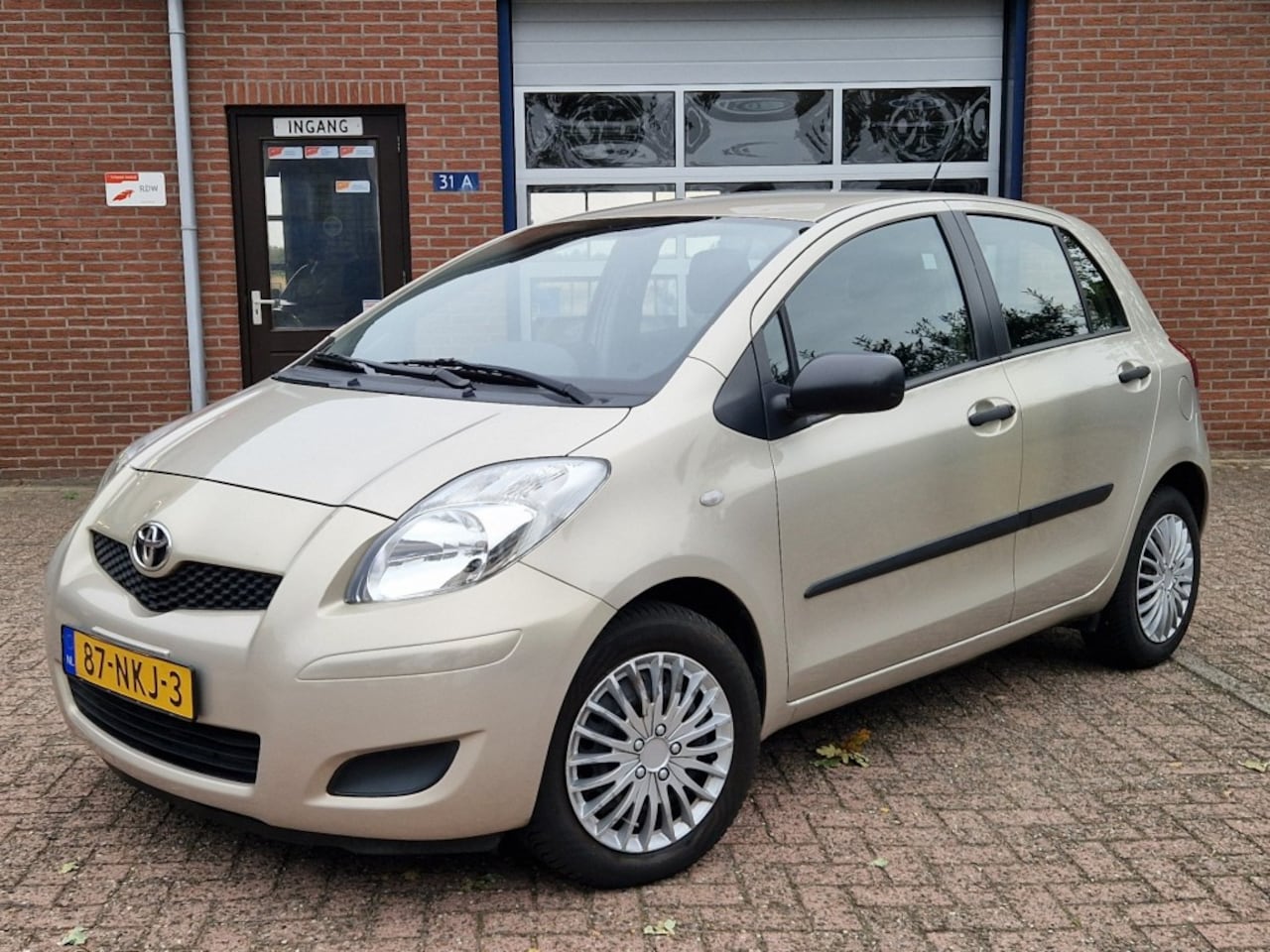 Toyota Yaris - 1.3 VVT-i Comfort 5-Drs Airco NL-auto - AutoWereld.nl