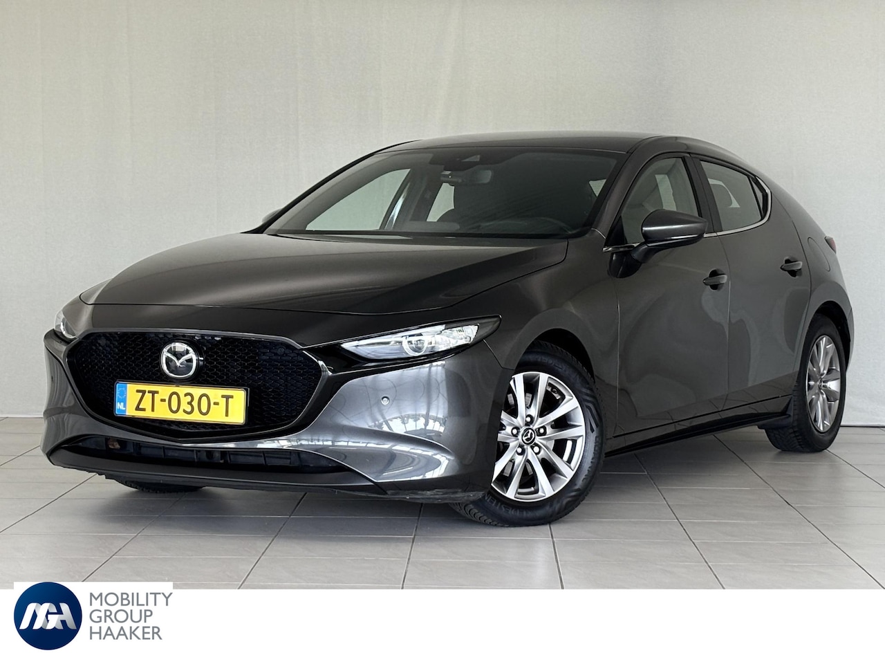 Mazda 3 - 2.0 e-SkyActiv-G M Hybrid 122 Comfort met Bose | Trekhaak | Parkeercamera | Stoelverwarmin - AutoWereld.nl