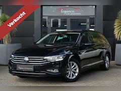 Volkswagen Passat Variant - 1.5 eTSI Business Navigatie/Trekhaak/Parkeersensoren