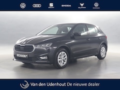 Skoda Fabia - 1.0 TSI 95pk Selection / Navigatie via App Connect / Cruise Control / Parkeersensoren