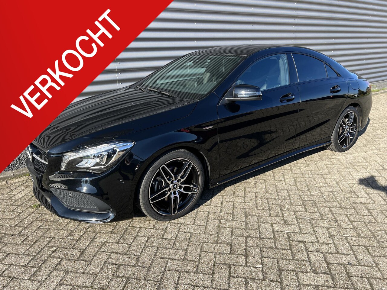 Mercedes-Benz CLA-Klasse - 180 AMG Edition Peak WhiteArt Night Camera - AutoWereld.nl