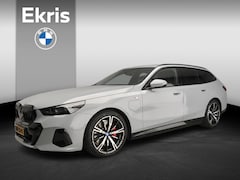 BMW 5-serie Touring - 530e | M-Sportpakket | LED | HUD | Trekhaak | Active cruise | Keyles go | DAB | Harman-kar