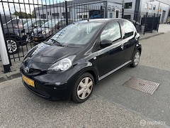Toyota Aygo - 1.0-12V Aspiration Red AIRCO