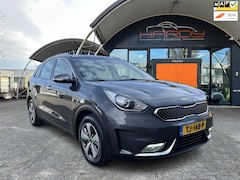 Kia Niro - 1.6 GDi Hybrid DynamicLine 100% Dealer Onderhouden 1e Eig Rijklaarprijs