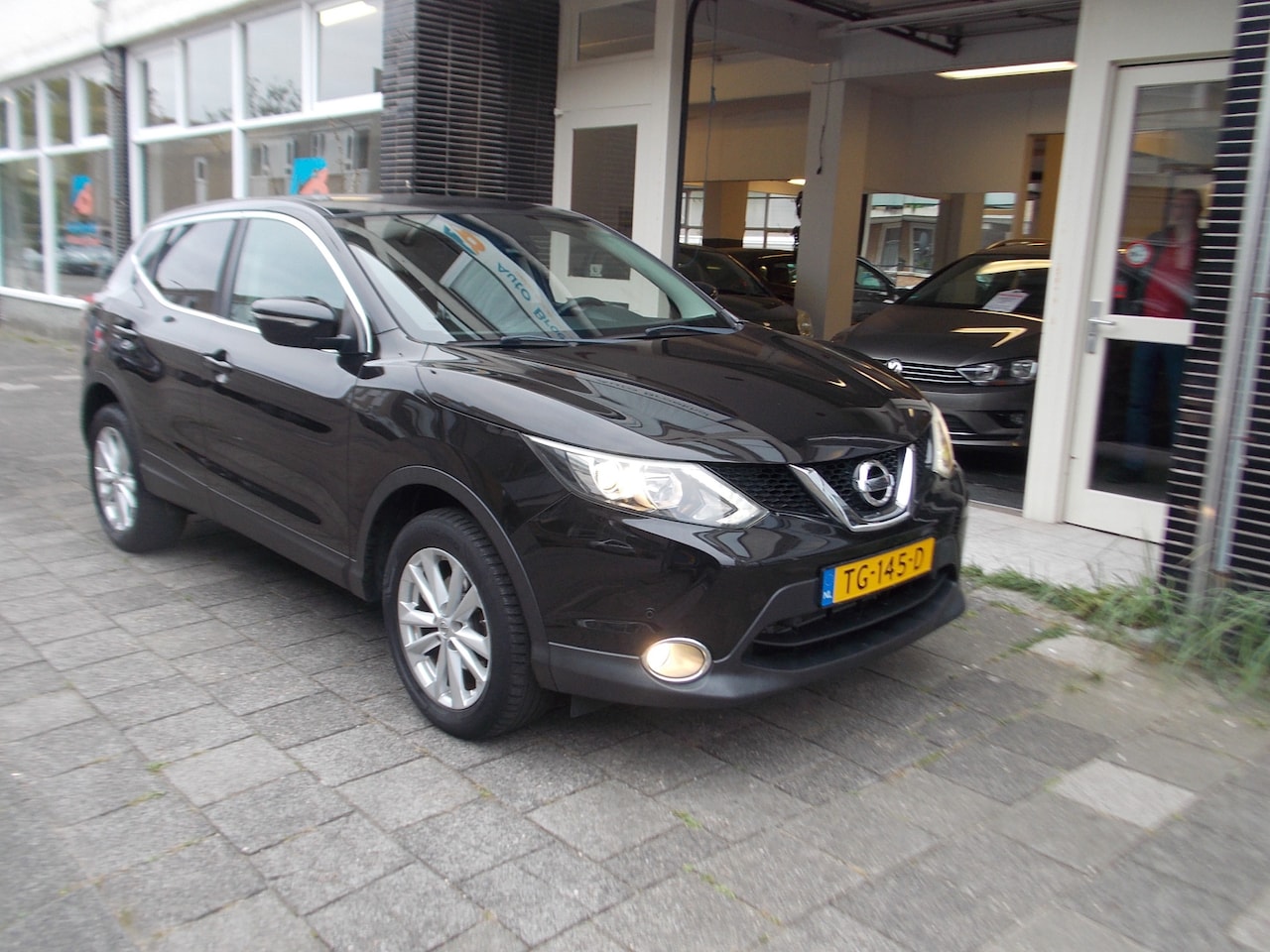 Nissan Qashqai - 1.2 Acenta NAVI TREKHAAK PDC NIEUWSTAAT - AutoWereld.nl