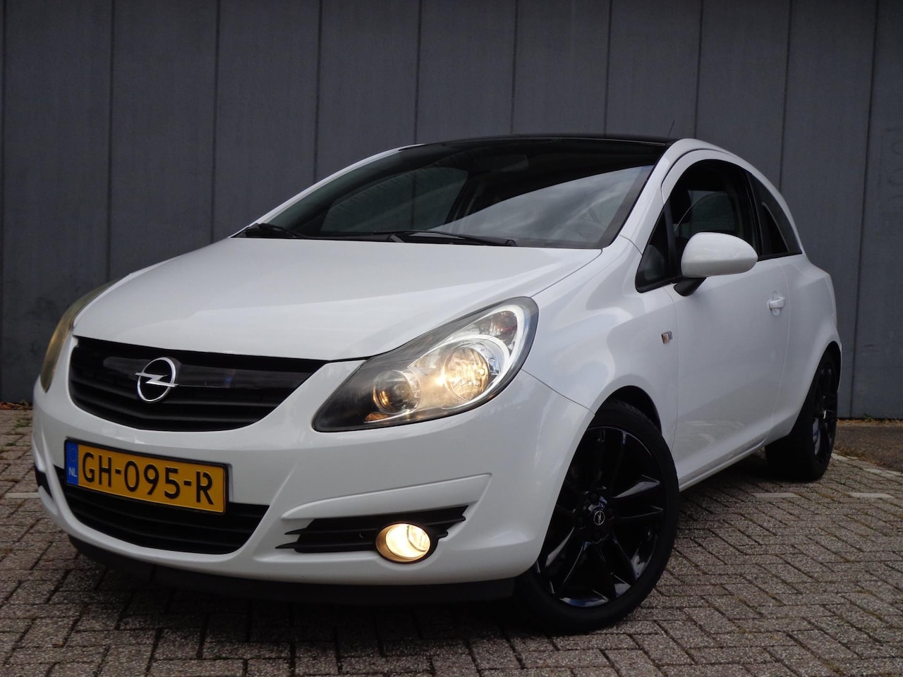 Opel Corsa - 1.2i-16V Sport Edition Vol.Onderhoud,i.z.g.st - AutoWereld.nl