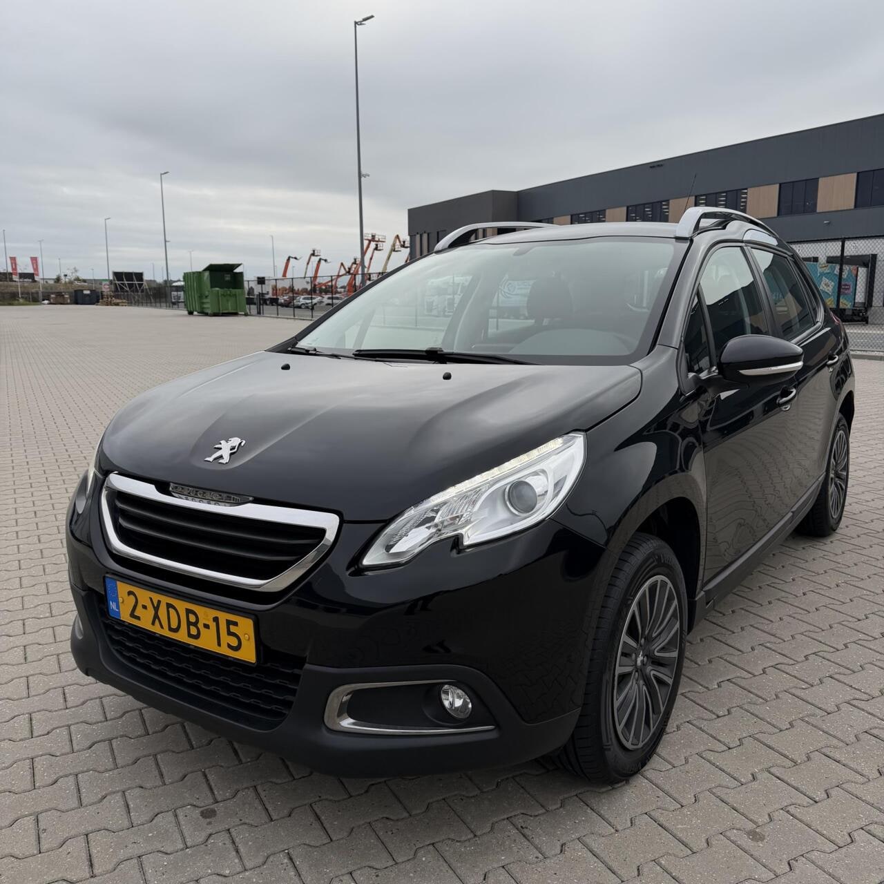 Peugeot 2008 - 1.2 Allure | Airco | Navi | PDC ! - AutoWereld.nl