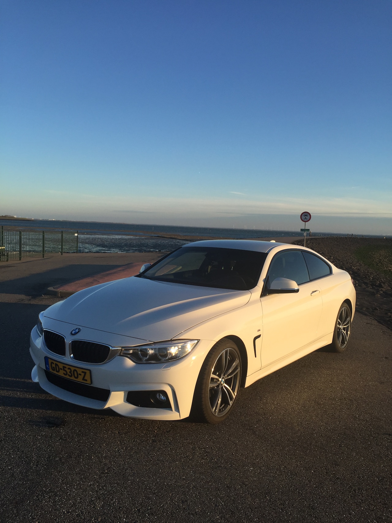 BMW 4-serie Coupé - 420i High Executive - AutoWereld.nl