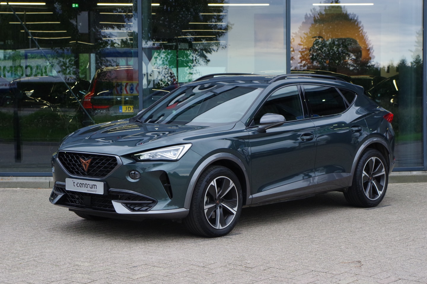 CUPRA Formentor - 1.4 e-Hybrid Business 204 PK PHEV, Climate Control, Adap. Cruise Control, Carplay - AutoWereld.nl