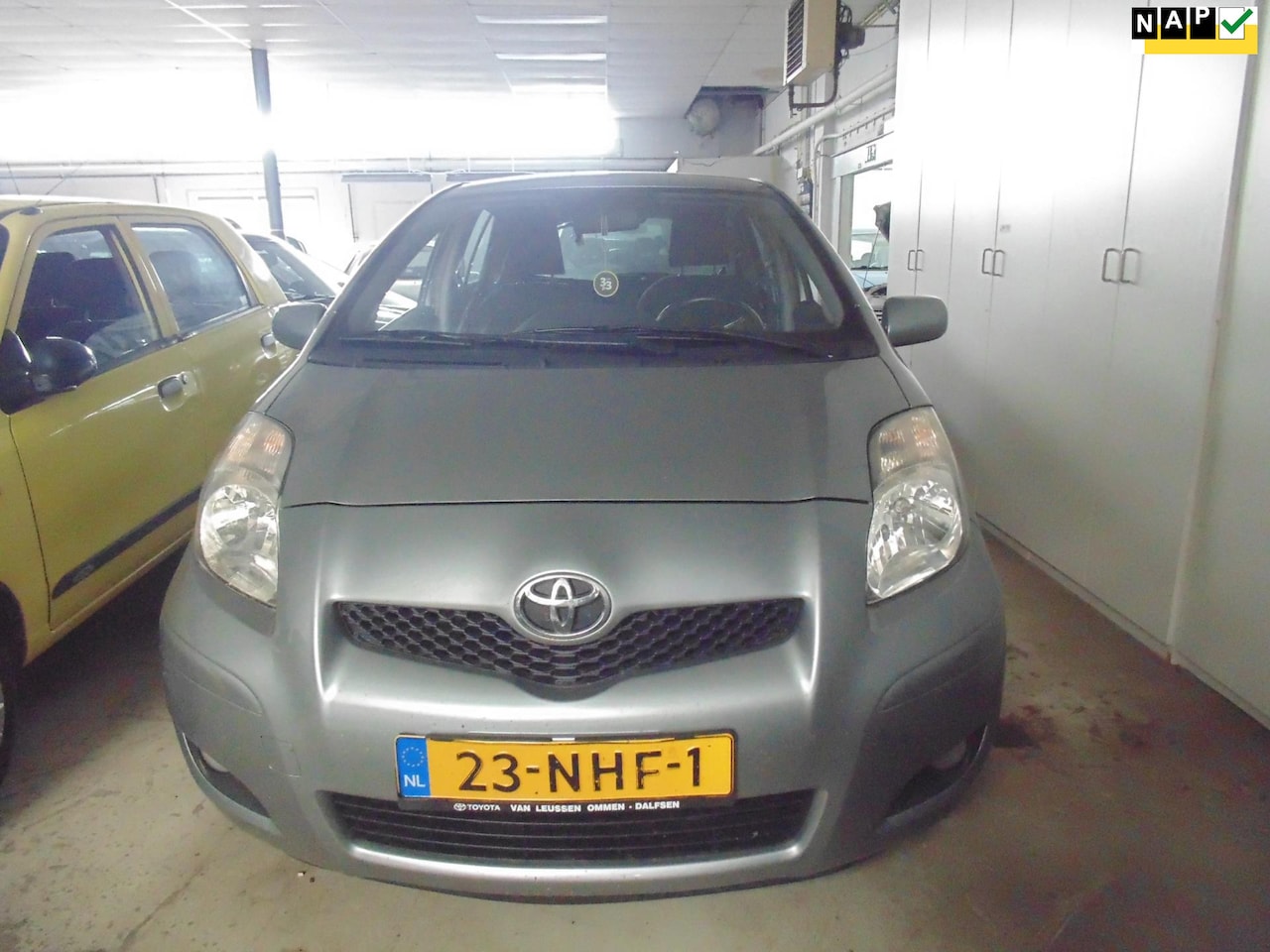 Toyota Yaris - 1.3 VVTi Aspiration MET AIRCO TREKHAAK - AutoWereld.nl