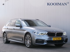 BMW 5-serie Touring - 540i xDrive High Executive 340 Pk Automaat Navi / Leder / Schuifdak / Trekhaak / Airco ach