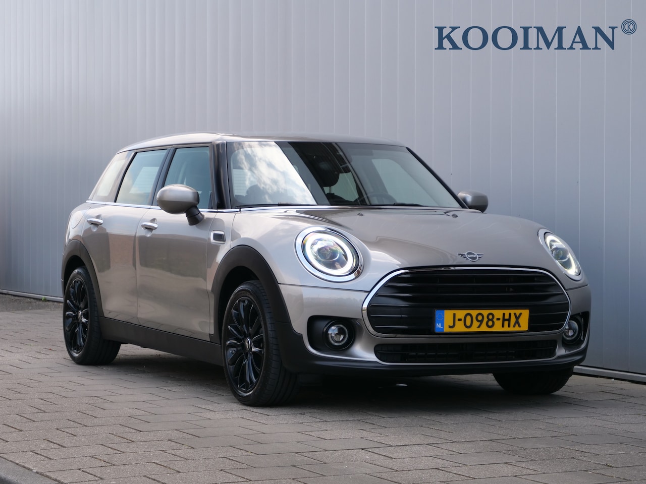 MINI Clubman - Mini 1.5 102pk One Business Edition Navigatie / Parkeersensoren / 17 inch - AutoWereld.nl