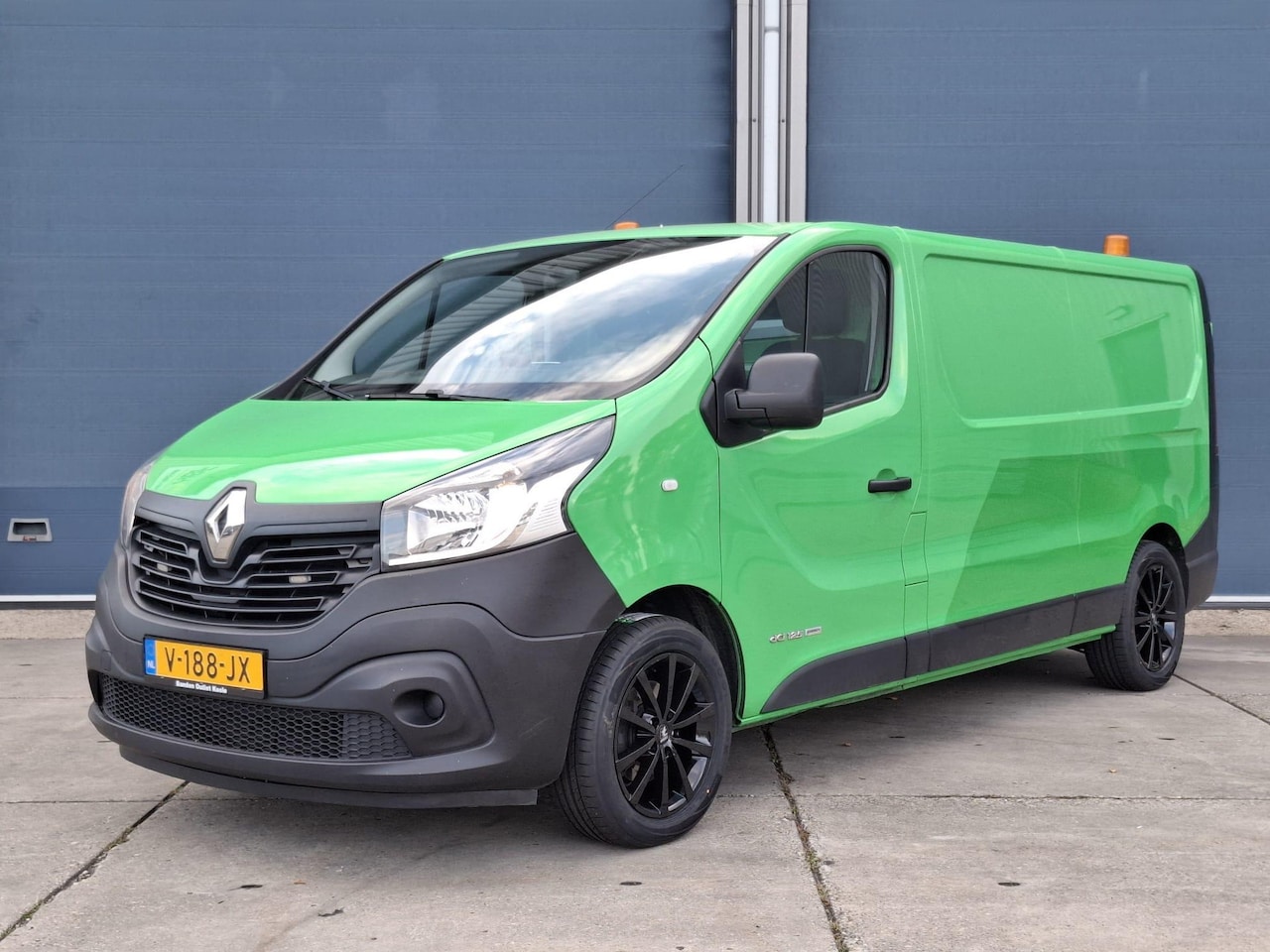 Renault Trafic - 1.6 dCi T29 L2H1 Comfort Energy KASTEN INRICHTING / AIRCO / CRUISE CONTROLE / NAVI / CAMER - AutoWereld.nl