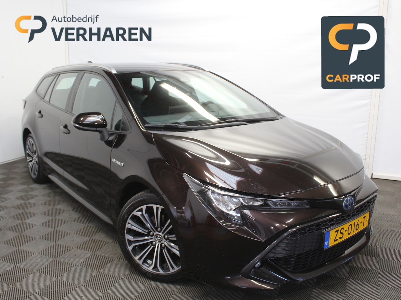 Toyota Corolla Touring Sports - 1.8 Hybrid First Edition CAMERA | CLIMATE | LMV17 | DAB | NAVI | TRHAAK | ADAPCRUISE | LED - AutoWereld.nl
