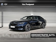 BMW i5 - eDrive40 M Sportpakket Pro / Innovation Pack / Travel Pack / Comfort Pack / Trekhaak / Pan