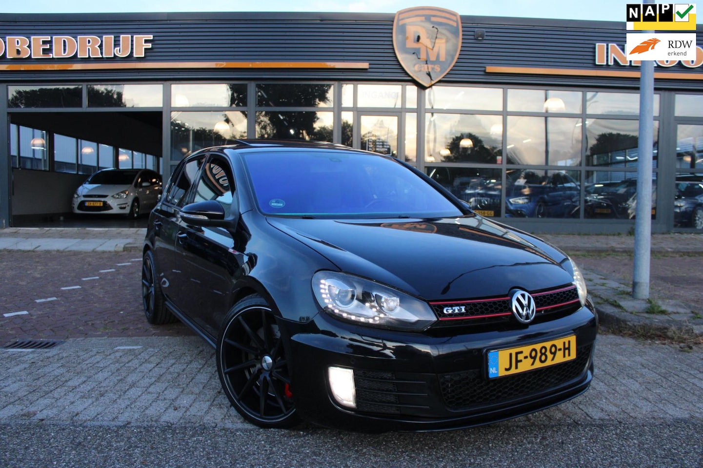 Volkswagen Golf - 2.0 GTI | Pano | Leer | Cruise | - AutoWereld.nl
