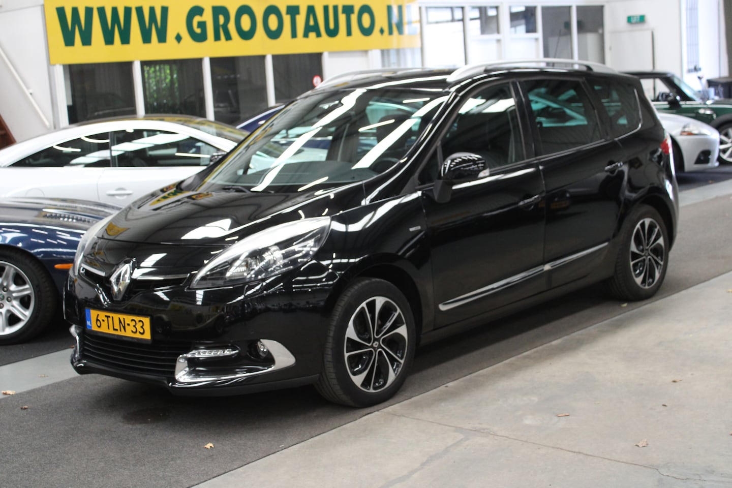 Renault Grand Scénic - 1.2 TCe Bose 7 persoons Airco, Cruise Control, Trekhaak, Stuurbekrachtiging - AutoWereld.nl