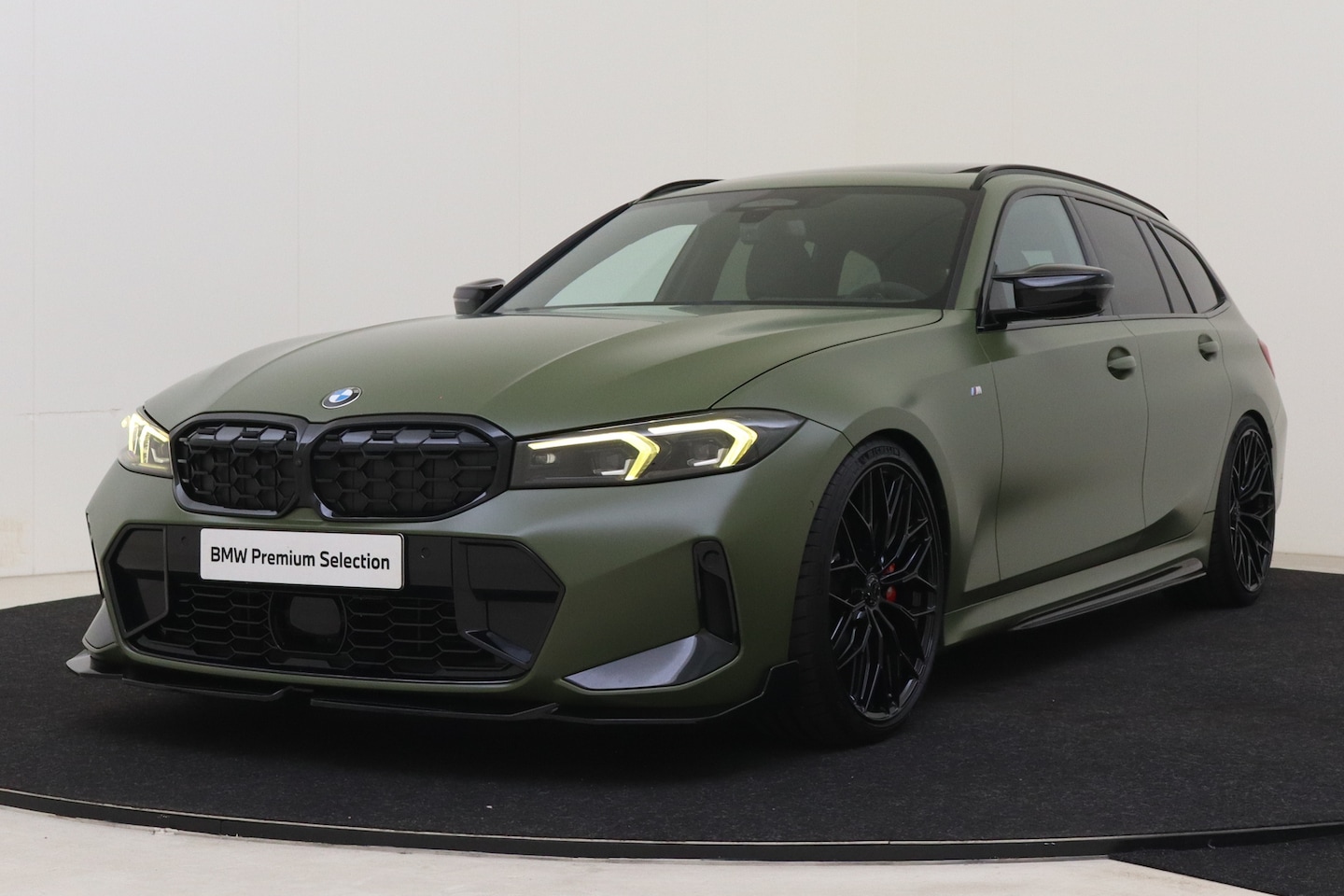 BMW 3-serie Touring - M340i xDrive High Executive Automaat / Panoramadak / Trekhaak / Sportstoelen / Adaptieve L - AutoWereld.nl