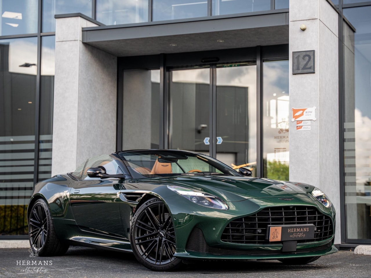 Aston Martin DB12 Volante - 4.0 V8 / Org. NL / Warranty / Bowers & Wilkins / 360 - AutoWereld.nl