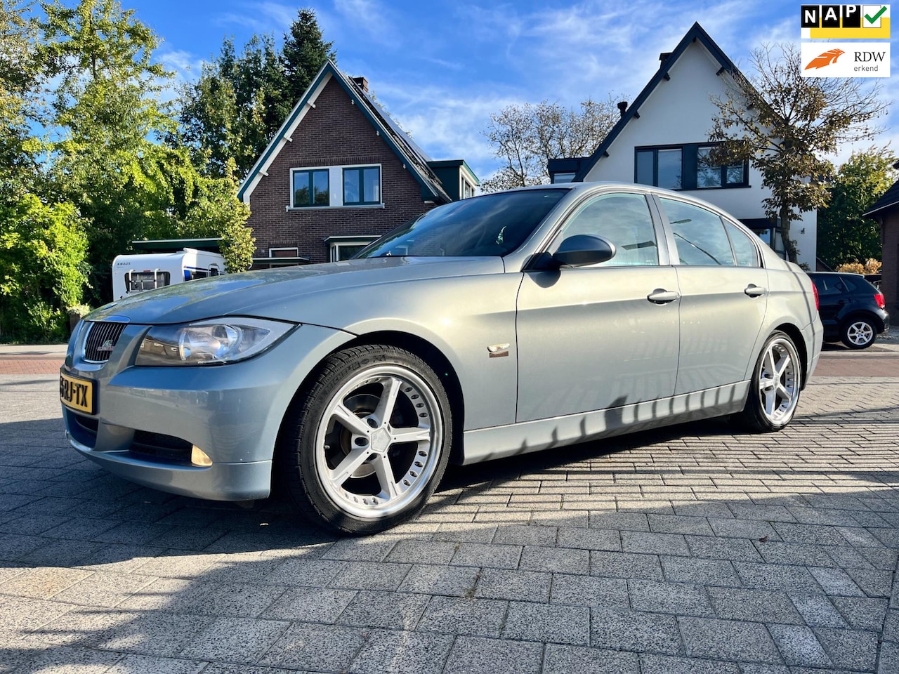 BMW 3-serie - 320i Dynamic Executive Trekh Ecc LM Schnitzer lees Tekst - AutoWereld.nl