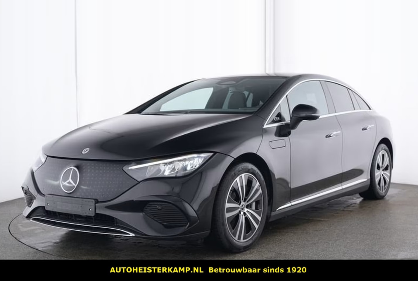 Mercedes-Benz EQE - 300 Business Edition 89 kWh Trekhaak Memory Burmester Stuurverwarming Stoelverwarming - AutoWereld.nl