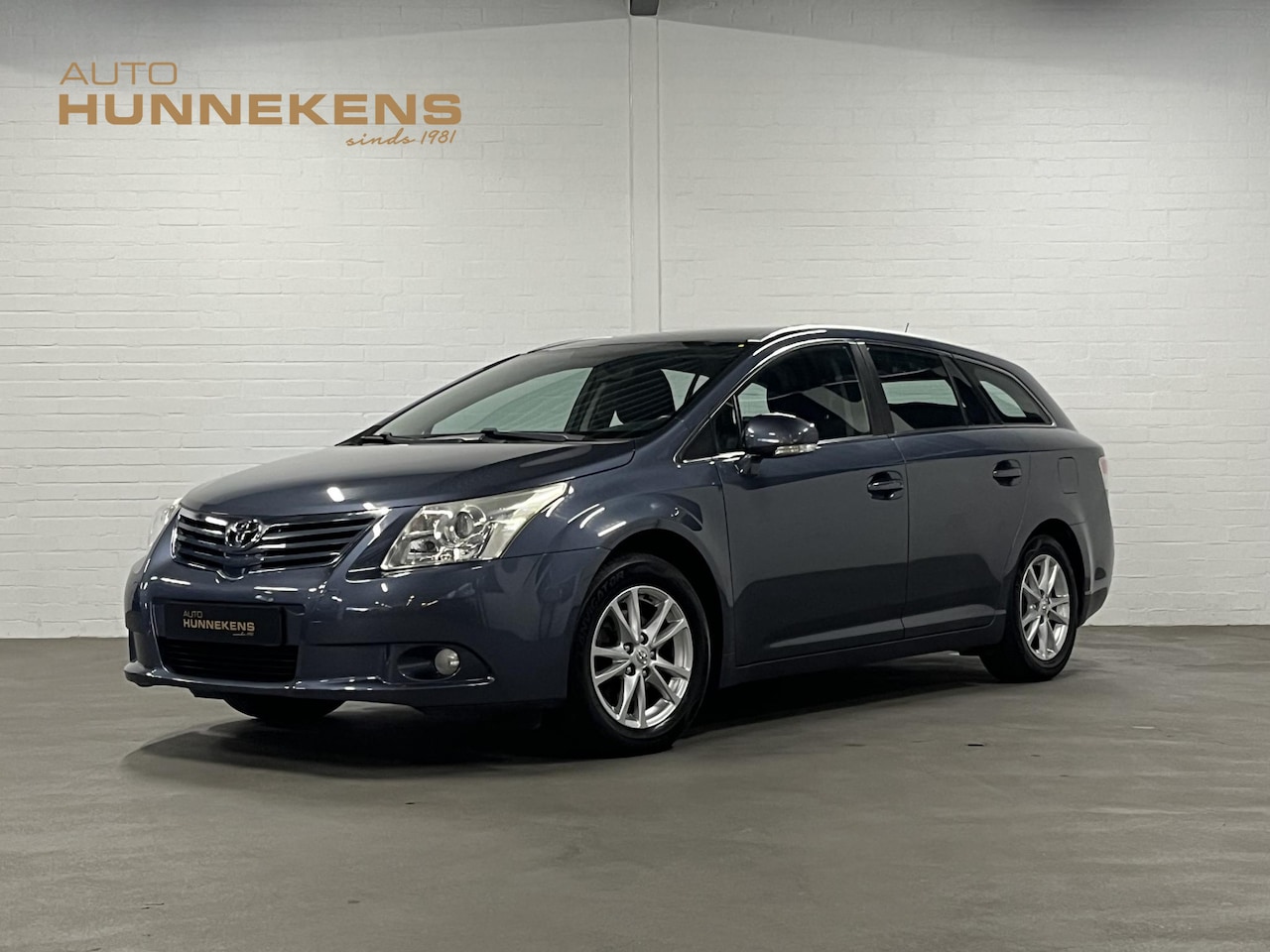 Toyota Avensis Wagon - 1.8 VVTi Comfort Trekhaak | Camera | Cruise control | Climate control - AutoWereld.nl