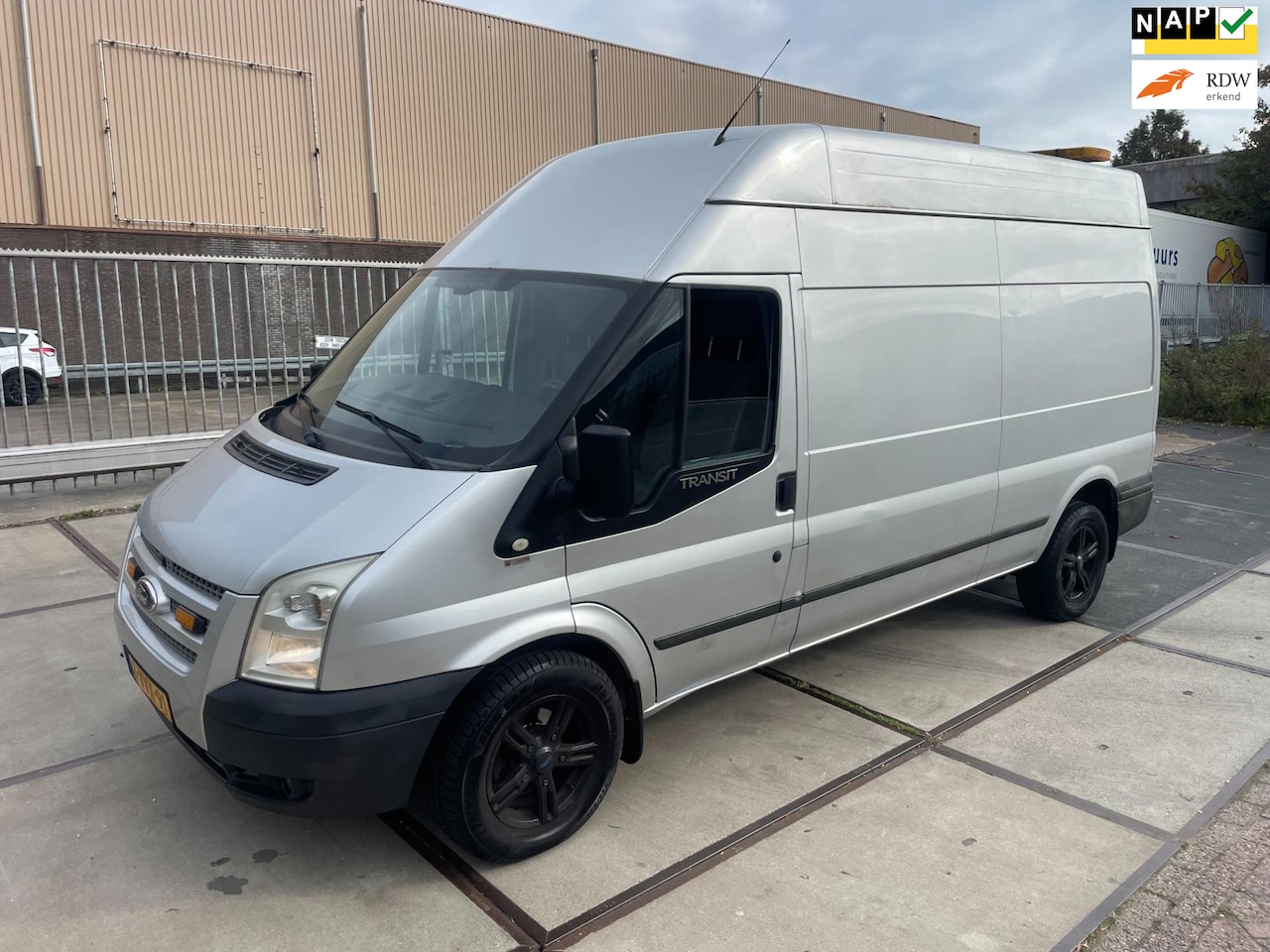 Ford Transit - 330L 2.2 TDCI Ambiente HD DC!EURO 5!WEINIG KM:127000NAP!APK:10-06-2026!!92KW!125PK!6 VERSN - AutoWereld.nl