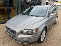 Volvo S40 - 2.4 Kinetic UNIEK 30.362KM & 1e Eigenaar