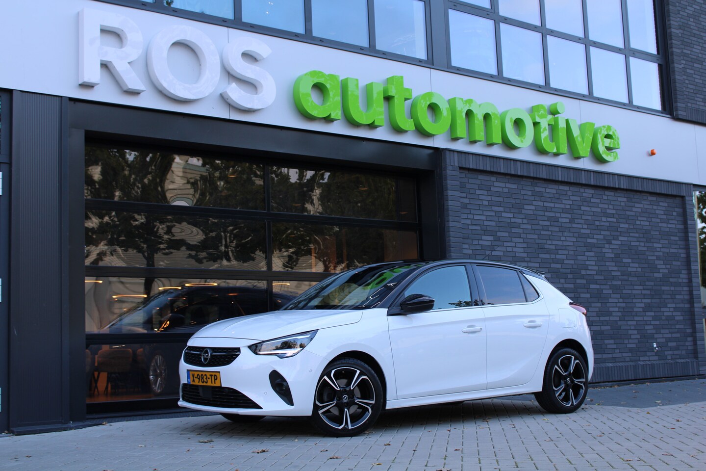 Opel Corsa - 1.2 Elegance | BTW | PANO | STOEL/STUURVERWARMING | CAMERA | - AutoWereld.nl