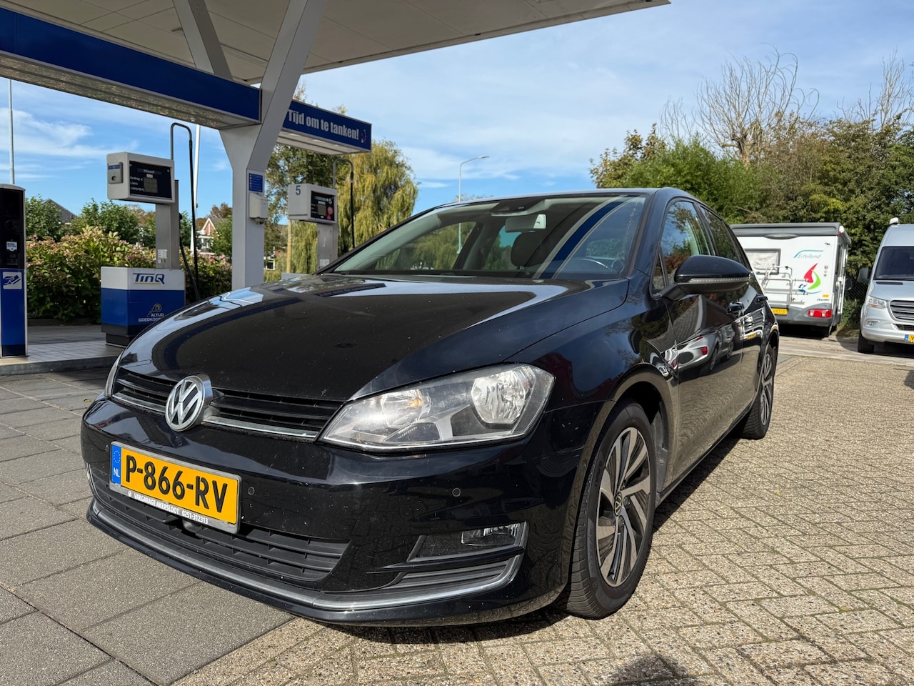Volkswagen Golf - 1.4 TSI ACT Highline / Parkeersensoren / Camera / CruiseControl / Navi - AutoWereld.nl
