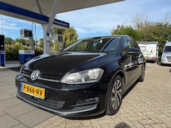 Volkswagen Golf - 1.4 TSI ACT Highline / Parkeersensoren / Camera / CruiseControl / Navi