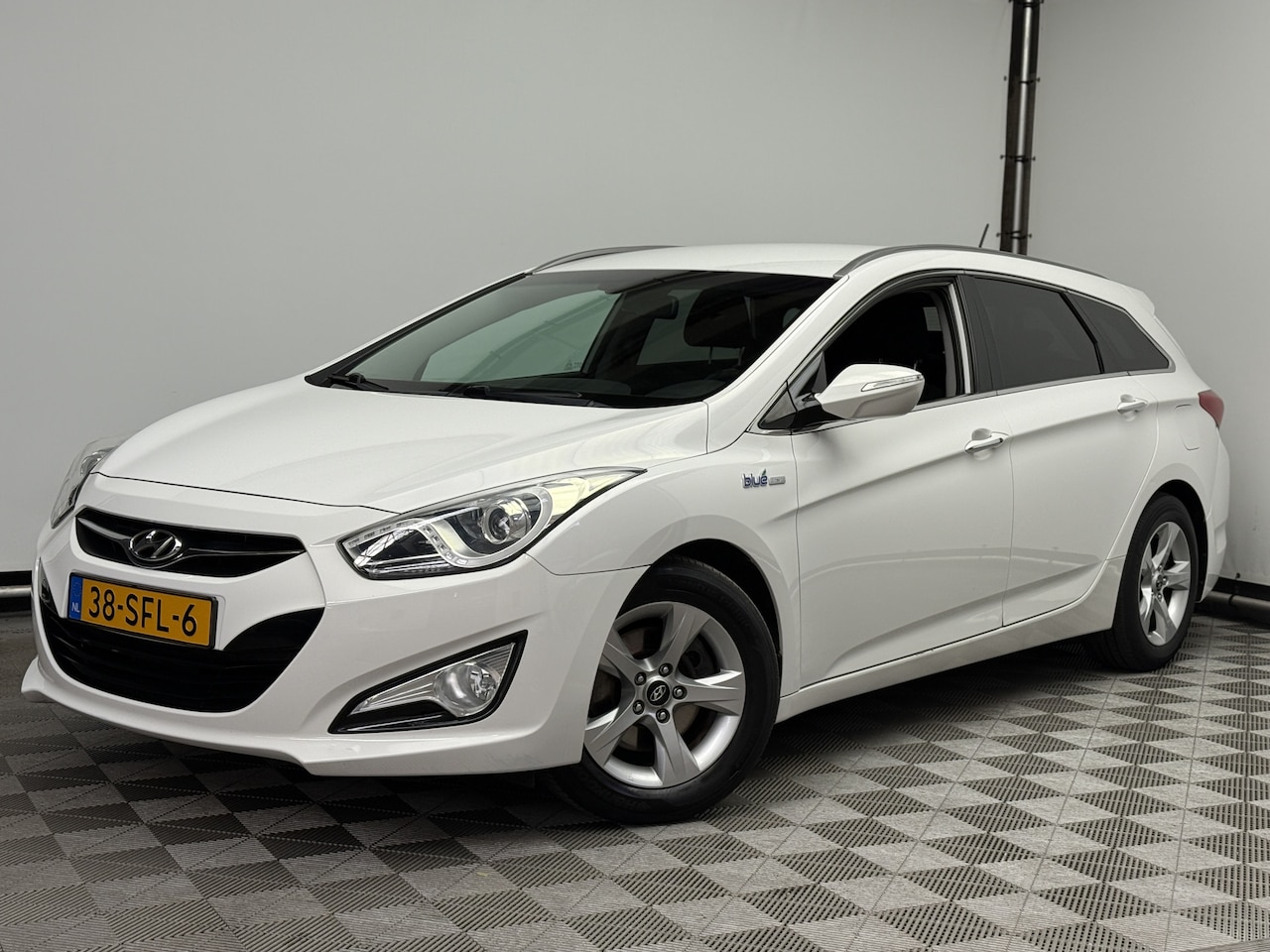 Hyundai i40 Wagon - 1.6 GDI Blue Business Edition 1e Eigenaar NL Auto - AutoWereld.nl